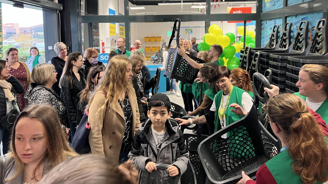 Charleville Mezieres 3000 clients etaient attendus pour l ouverture du premier Stokomani des Ardennes